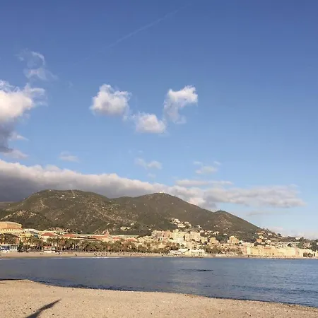 Seppia Lejlighed Pietra Ligure